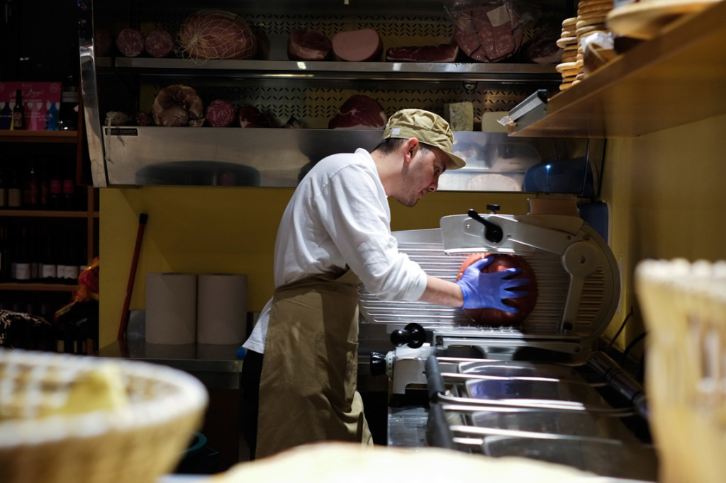 bologna resturant prepare food reportage tell a story 31