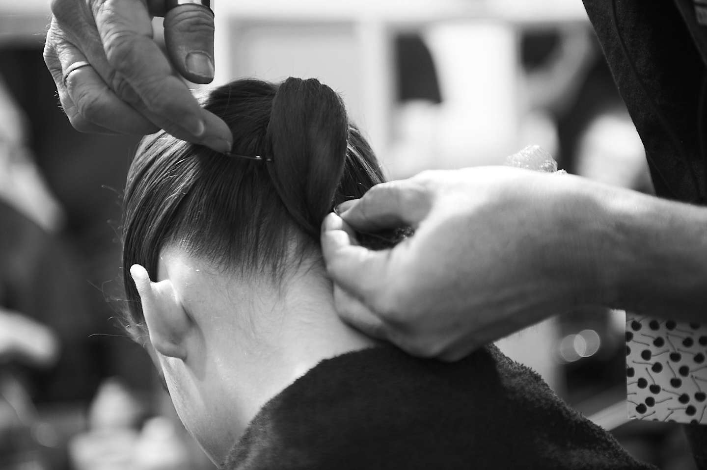 hair stylist reportage image captured moment backstage narrative fashion tell a story 17