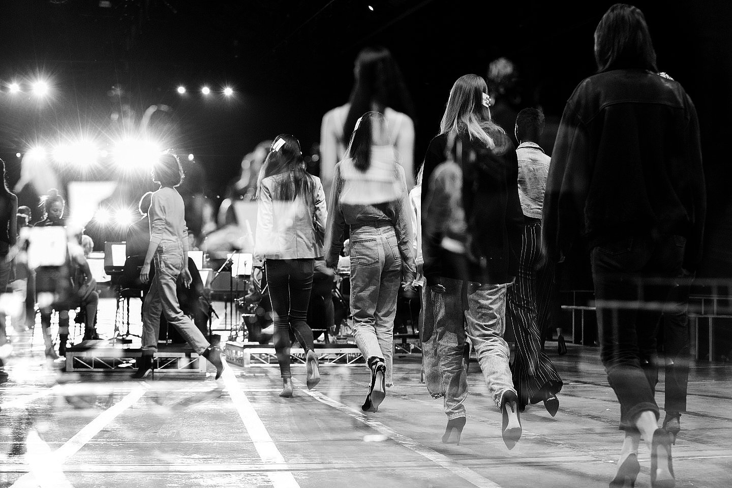 model dress rehersals catwalk fashion first looks sydney fashion week image 19