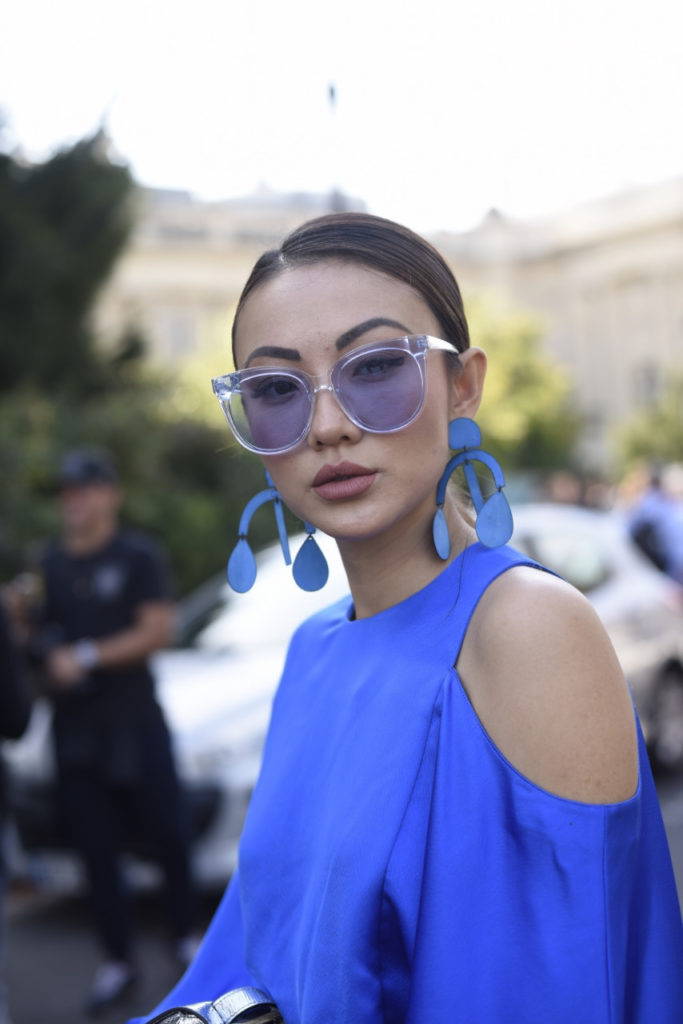 street style paris fashion week jessica wang poses sunglasses editorial vogue influencer image 37
