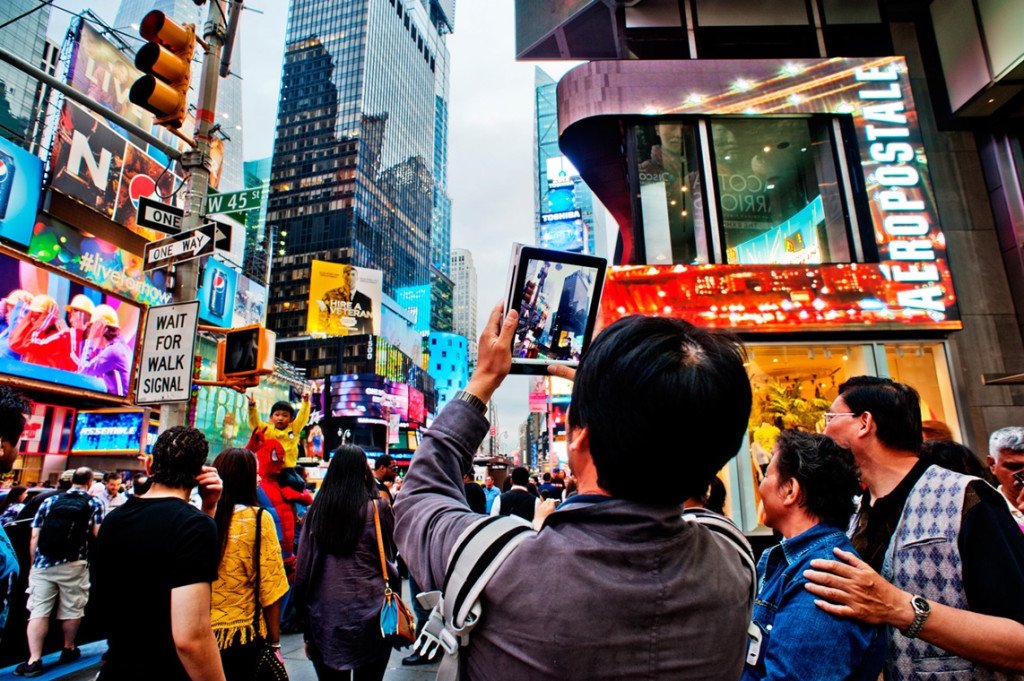tourist flock time square nyc ipad image 10
